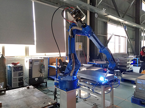 What is an automatic welding robot?